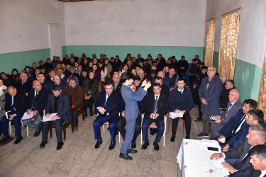 Qax Rayon İcra Hakimiyyətinin başçısı Elvin Paşayev Turaclı kəndində səyyar qəbul keçirib