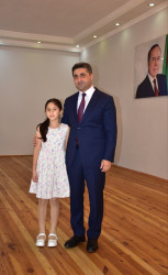 Qax Rayon İcra Hakimiyyətində təhsil sahəsində yüksək nəticələr əldə edən, respublika, beynəlxalq səviyyəli olimpiada və müsabiqələrdə uğur qazanan şagird və məzunlarla görüş keçirilib.