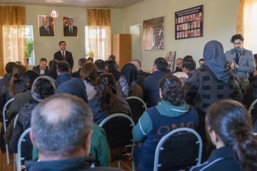 Qax Rayon İcra Hakimiyyətinin başçısı Elvin Paşayev İbaxlı kəndində səyyar qəbul keçirib