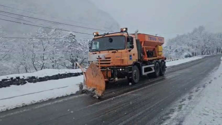 Təmizləmə işləri və buzlaşmaya qarşı tədbirlər şəhərin ayrı-ayrı hissələrində gün ərzində operativ şəkildə davam etdiriləcəkdir
