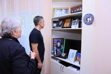 Azərbaycan Respublikası Prezidentinin köməkçisi Anar Ələkbərov Qax rayonu, Qaşqaçay kəndində yaşayan Azərbaycanın Milli Qəhrəmanı şəhid Cavanşir Rəhimovun ailəsini ziyarət edib