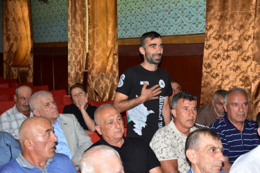 Qax Rayon İcra Hakimiyyətinin başçısı Elvin Paşayev Sarıbaş kəndində səyyar qəbul keçirib