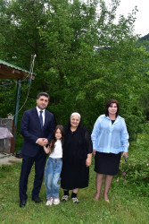 Qax Rayon İcra Hakimiyyətinin başçısı Elvin Paşayev rayon rəhbəri təyin olunduğu gündən şəhidlər xiyabanını və ərazidə mövcud olan şəhid məzarlarını ziyarət edir, mütəmadi olaraq onların ailələrinə baş çəkir, qayğıları ilə yaxından maraqlanır
