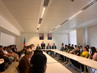 Qax Rayon İcra Hakimiyyətinin təşkilatçılığı ilə Azərbaycan Respublikasının İnsan Hüquqları üzrə Müvəkkili(Ombudsman) tərəfindən 21 avqust – 21 sentyabr tarixlərinin ölkəmizdə “Sülh Aylığı” elan edilməsi ilə əlaqədar “Sülh mədəniyyəti və insan hüquqlarının müdafiəsi” mövzusunda dəyirmi masa keçirilib