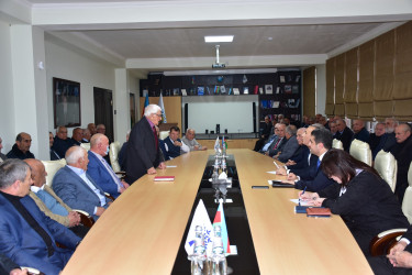 Qax rayon İcra Hakimiyyətinin Başçısı Elvin Paşayev ağsaqqallarla görüş keçirib