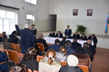 Qax Rayon İcra Hakimiyyətinin başçısı Elvin Paşayev Cəlayir kəndində sakinlərlə  görüşüb