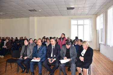 Qax Rayon İcra Hakimiyyətinin başçısı Elvin Paşayev Zərnə kəndində sakinlərlə  görüşüb.