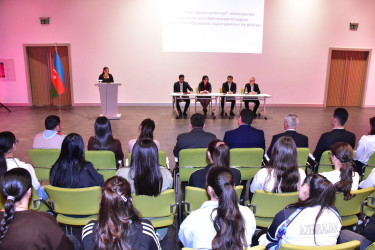 Qax Rayon İcra Hakimiyyətinin başçısı Elvin Paşayev  gənclərlə görüş keçirib