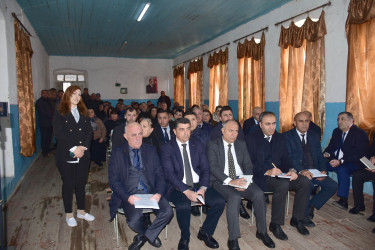 Qax Rayon İcra Hakimiyyətinin başçısı Elvin Paşayev Böyük Alatəmir kəndində sakinlərlə  görüşüb.