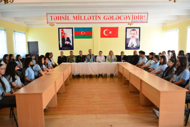 Qax şəhər Namiq Allahverdiyev adına 2 nömrəli məktəb-liseydə İnsan Hüquqları Aylığı çərçivəsində maarifləndirici görüş keçirilib