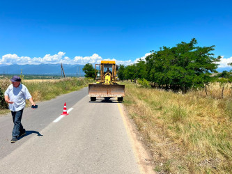 Qax rayonunda yol nişanlama işləri aparılır
