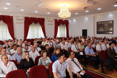Qaxda qəhvəyi mərmər bağacığı və Amerika ağ kəpənəyinə qarşı mübarizə tədbirlərinə həsr olunmuş fermerlərlə görüş keçirilib