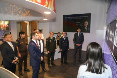 1 Oktyabr - Prokurorluq İşçiləri Günü Azərbaycan prokurorluğunun dövlətçilik tarixindəki mühüm rolunu və qanunun aliliyinə xidmət edən məsuliyyətli fəaliyyətini ifadə edən əlamətdar gündür.