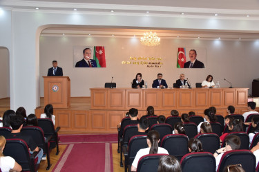 Qax Rayon İcra Hakimiyyətində təhsil sahəsində yüksək nəticələr əldə edən, respublika, beynəlxalq səviyyəli olimpiada və müsabiqələrdə uğur qazanan şagird və məzunlarla görüş keçirilib.