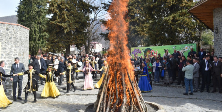 Novruz tonqalını şəhid övladları alovlandırıb