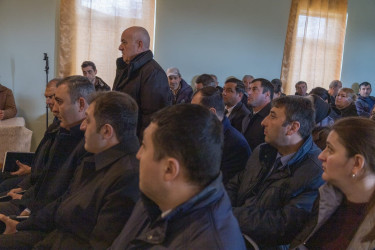 Qax Rayon İcra Hakimiyyətinin başçısı Elvin Paşayev İbaxlı kəndində səyyar qəbul keçirib