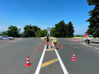 Qax rayonunda yol nişanlama işləri aparılır