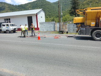 Azərbaycan Avtomobil Yolları Dövlət Agentliyi, 13 №-li Yol İstismarı MMC tərəfindən Qax rayonu ərazisində yol infrastrukturunun yaxşılaşdırılması istiqamətində işlər davam etdirilir.