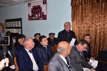 Qax Rayon İcra Hakimiyyətinin başçısı Elvin Paşayev Çinarlı kəndində sakinlərlə  görüşüb.