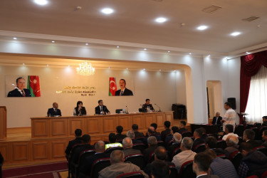 Azərbaycan Respublikası Fövqəladə Hallar Nazirliyinin Dövlət Yanğın Nəzarəti Xidmətinin rəsmi xəbərdarlıq və müraciətlərinə uyğun olaraq, Qax Rayon İcra Hakimiyyətinin təşkilatçılığı ilə dənli və texniki bitkilərin yığılması mövsümündə yanğın təhlükəsizliyinin təmin edilməsinə həsr olunmuş geniştərkibli yığıncaq keçirilib