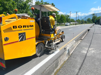 Qax rayonunda yol nişanlama işləri aparılır