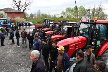 Qaxda kənd təsərrüfatı texnikalarına dair maarifləndirici görüş və səyyar xidmət keçirilib