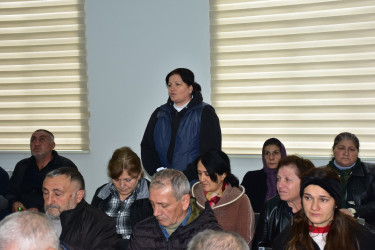 Qax Rayon İcra Hakimiyyətinin başçısı Elvin Paşayev Qum kəndində sakinlərlə  görüşüb.