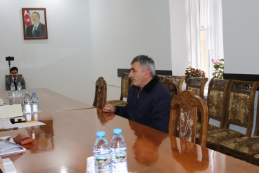 Qax Rayon İcra Hakimiyyətinin başçısı Elvin Paşayev Rayon İcra Hakimiyyətində  vətəndaş qəbulu keçirib.