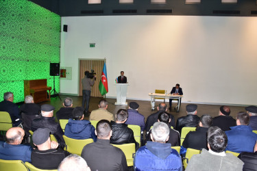 Qax Rayon İcra Hakimiyyətinin başçısı Elvin Paşayev arıçılarla görüşüb