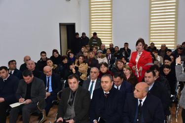 Qax Rayon İcra Hakimiyyətinin başçısı Elvin Paşayev Əlibəyli kəndində sakinlərlə  görüşüb