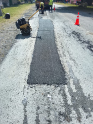 Azərbaycan Avtomobil Yolları Dövlət Agentliyi, 13 №-li Yol İstismarı MMC tərəfindən Qax rayonu ərazisində yol infrastrukturunun yaxşılaşdırılması istiqamətində işlər davam etdirilir.