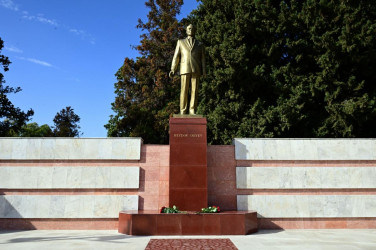Mədəniyyət naziri Adil Kərimli Qax rayonunda vətəndaşların müraciətlərini dinləyib